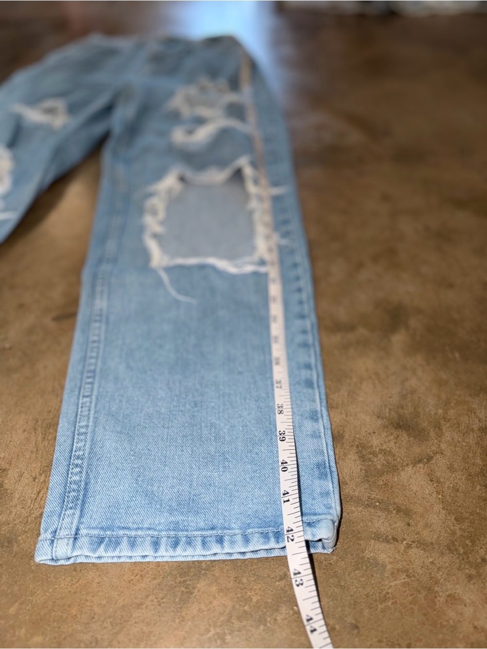BDG Urban Outfitters Baggy Boyfriend Distressed Jeans Light Wash 27 L32 - Picture 7 of 12
